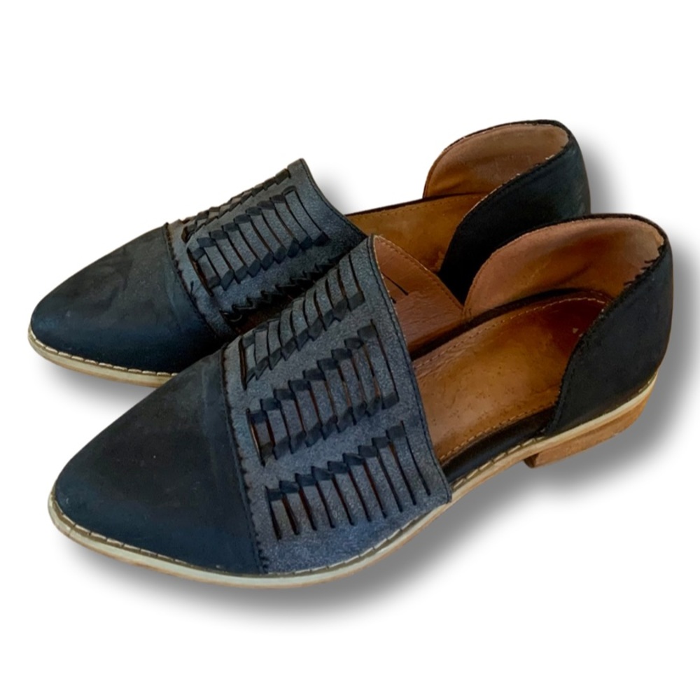 Mi.iM black shoes with mini heel